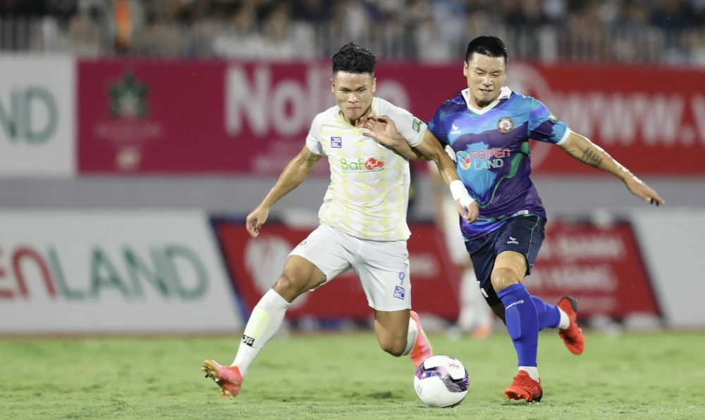 Hà Nội FC tái đấu với T.Bình Định ở trận cầu đinh vòng 15 V-League 2022. ẢNH: DŨNG PHƯƠNG