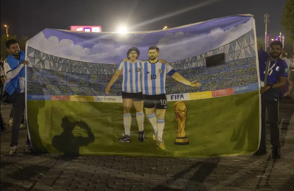 CĐV châu Á mất ngủ vì được gặp thần tượng Lionel Messi ảnh 1