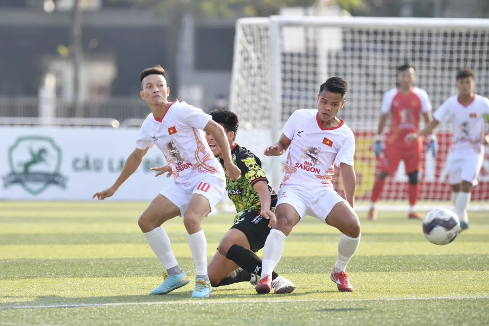 Đội tuyển chọn Việt Nam gặp nhiều khó khăn trước đối thủ đến từ Thái Lan Đội tuyển chọn Việt Nam gặp nhiều khó khăn trước đối thủ đến từ Thái Lan