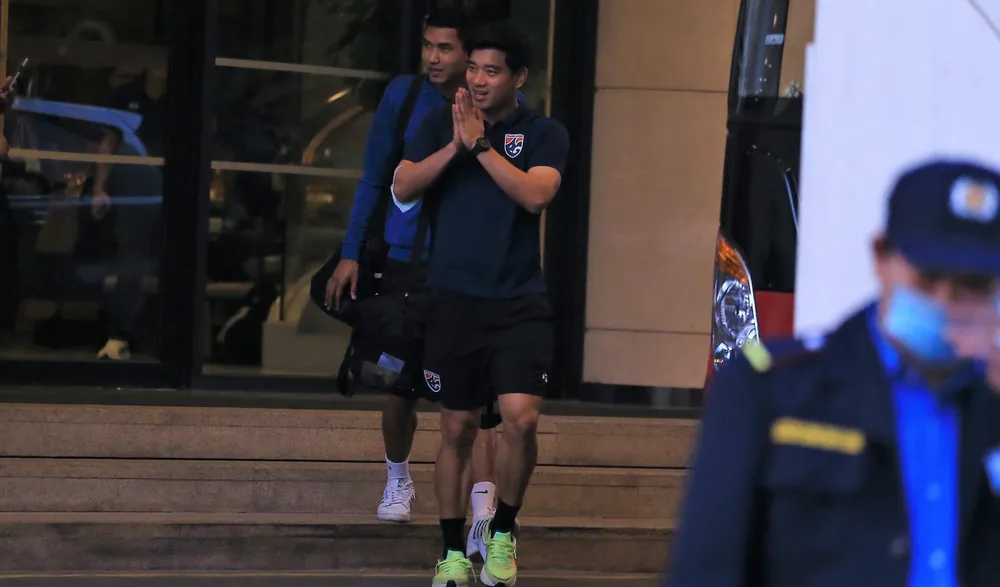 Các thành viên của đội tuyển Thái Lan gửi lời cảm ơn đến sự cổ vũ của người hâm mộ nước nhà.