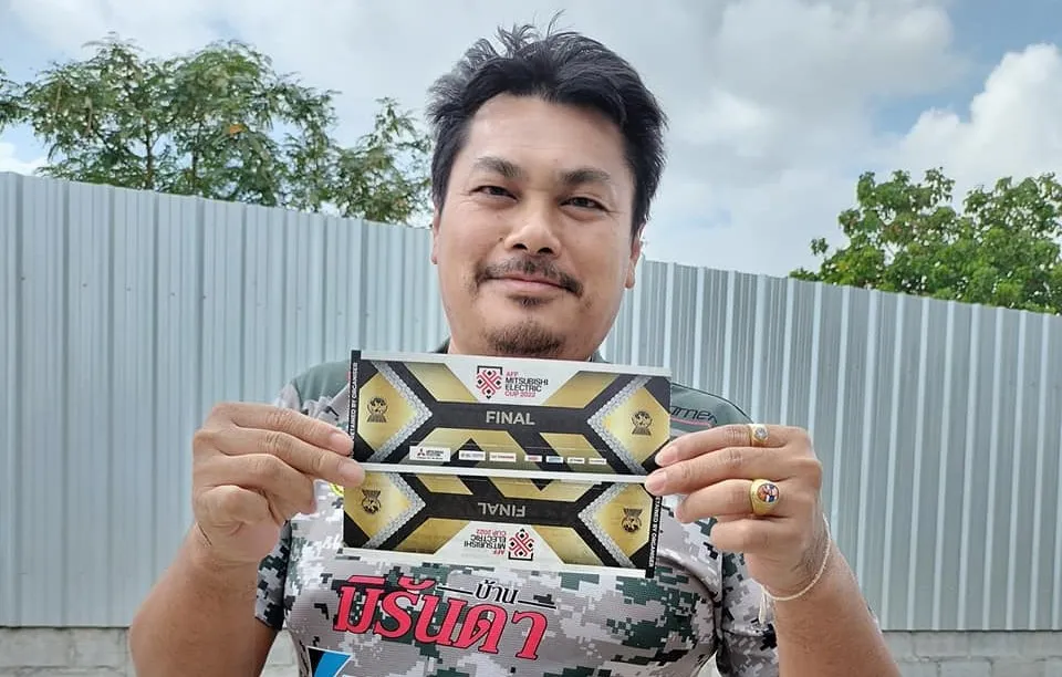 Một CĐV Thái Lan đã nhận được vé mua trực tuyến bằng đường bưu điện Một CĐV Thái Lan đã nhận được vé mua trực tuyến bằng đường bưu điện