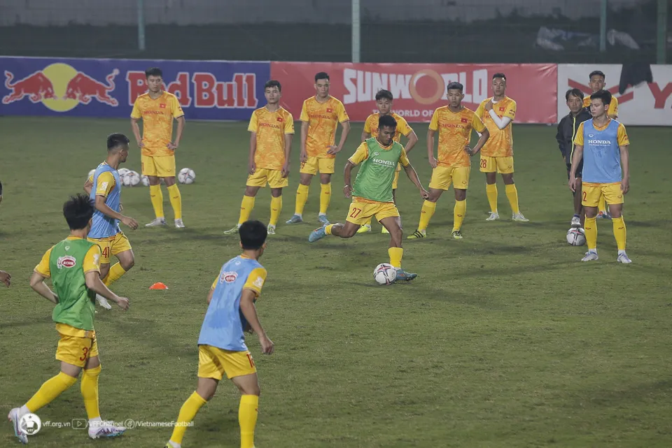 U23 Việt Nam đã kết thúc tuần huấn luyện đầu tiên. U23 Việt Nam đã kết thúc tuần huấn luyện đầu tiên.