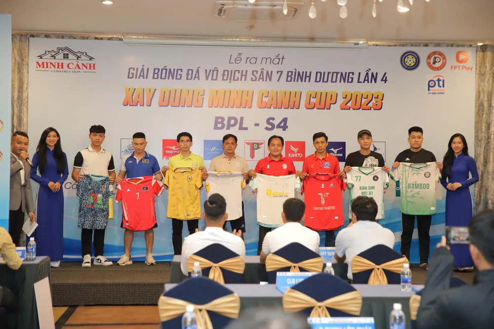 Lễ ra mắt Giải bóng đá vô địch sân 7 Bình Dương năm 2023 (BPL-S4). ẢNH: NGUYỄN BẰNG. 