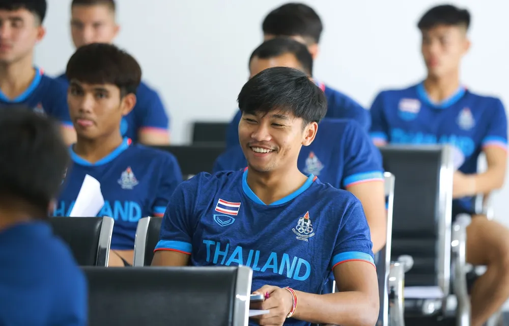 Các tuyển thủ U22 Thái Lan thoải mái trước khi bước vào giai đoạn chuẩn bị cuối cùng cho SEA Games 32. ẢNH: FAT. Các tuyển thủ U22 Thái Lan thoải mái trước khi bước vào giai đoạn chuẩn bị cuối cùng cho SEA Games 32. ẢNH: FAT.