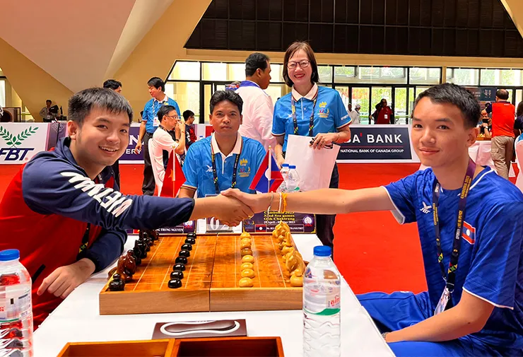 Kỳ thủ Nguyễn Quang Trung gây ấn tượng ở nội dung cờ chớp. Kỳ thủ Nguyễn Quang Trung gây ấn tượng ở nội dung cờ chớp.