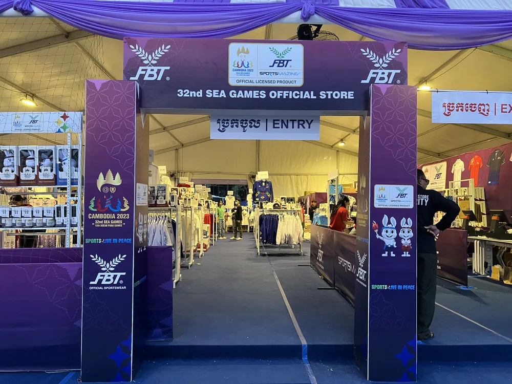 Toàn cảnh gian hàng lưu niệm ở sân vận động Olympic