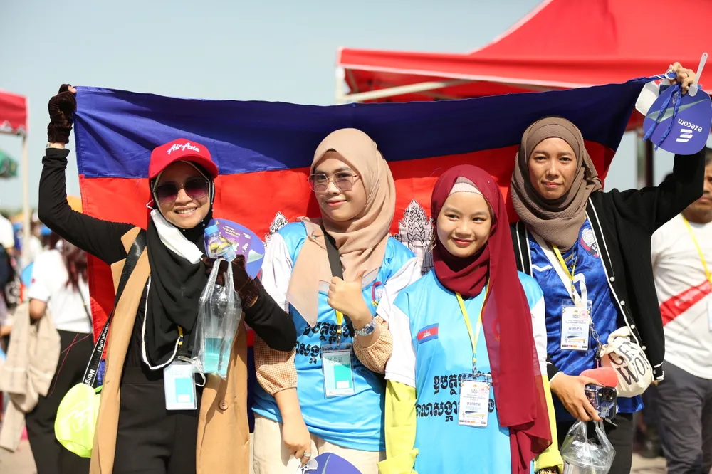 Niềm vui của người dân Campuchia khi giải "cơn khát" SEA Games sau 64 năm chờ đợi Niềm vui của người dân Campuchia khi giải "cơn khát" SEA Games sau 64 năm chờ đợi