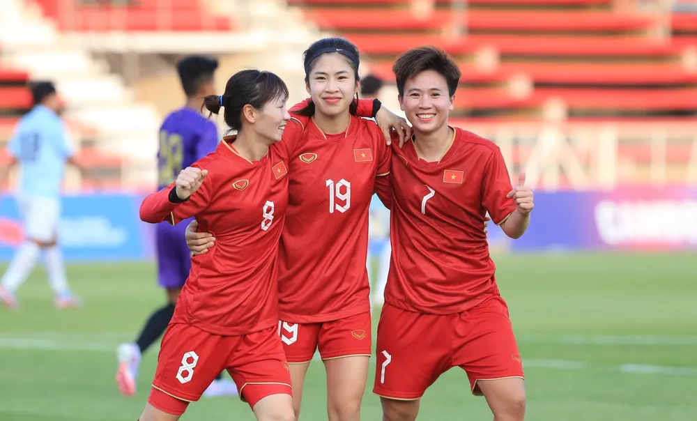 Niềm vui chiến thắng của đội tuyển nữ Việt Nam. ẢNH: DŨNG PHƯƠNG