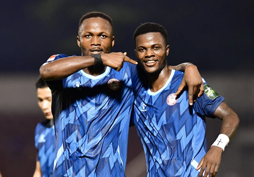 CLB TPHCM tạm thoát khỏi vị trí cuối bảng xếp hạng V-League 2023. CLB TPHCM tạm thoát khỏi vị trí cuối bảng xếp hạng V-League 2023.