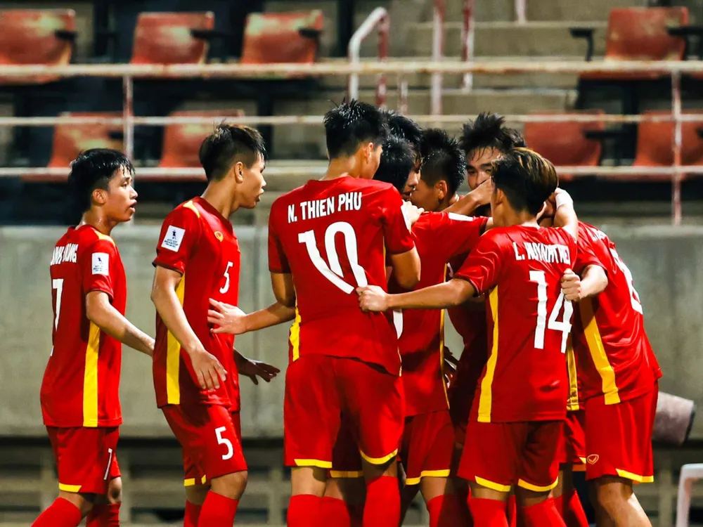 Niềm vui ghi bàn mở điểm của U17 Việt Nam.