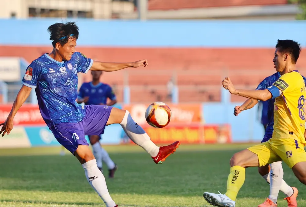 Sự trở lại kịp thời của Đỗ Hùng Dũng giúp đội bóng Thủ đô vượt khó