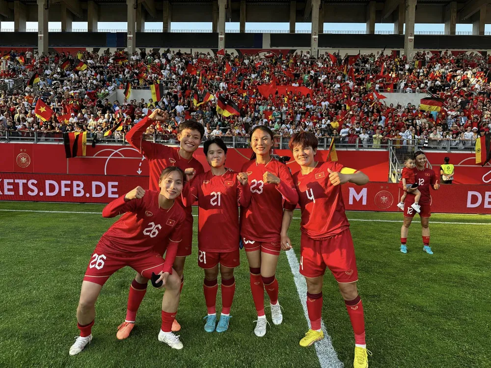 Dự kiến sẽ có đông đảo kiều bào Việt Nam đang sinh sống ở New Zealand đến sân ủng hộ thầy trò HLV Mai Đức Chung. Dự kiến sẽ có đông đảo kiều bào Việt Nam đang sinh sống ở New Zealand đến sân ủng hộ thầy trò HLV Mai Đức Chung.