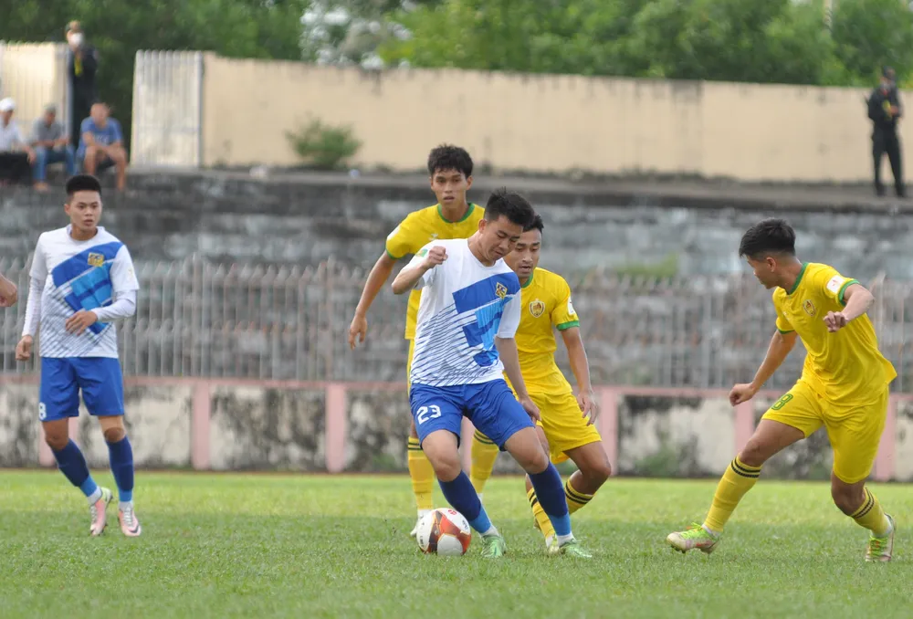 Huế gặp Quảng Nam ở trận derby đèo Hải Vân. ẢNH: ANH TRẦN Huế gặp Quảng Nam ở trận derby đèo Hải Vân. ẢNH: ANH TRẦN