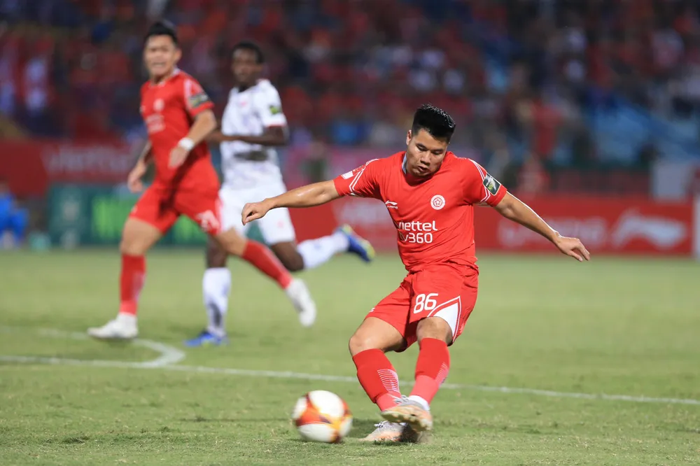 Viettel FC gây áp lực lên Công an Hà Nội ở trận đấu muộn sau đó một ngày.