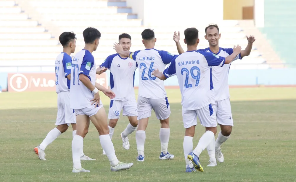 Phú Thọ tạm rời khỏi vị trí cuối bảng nhờ đánh bại Bà Rịa - Vũng Tàu. ẢNH: MINH HOÀNG