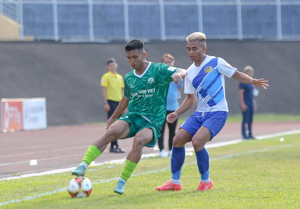 Phù Đổng đánh bại chủ nhà Huế để có một suất trong tốp 3. ẢNH: TÂM HÀ Phù Đổng đánh bại chủ nhà Huế để có một suất trong tốp 3. ẢNH: TÂM HÀ