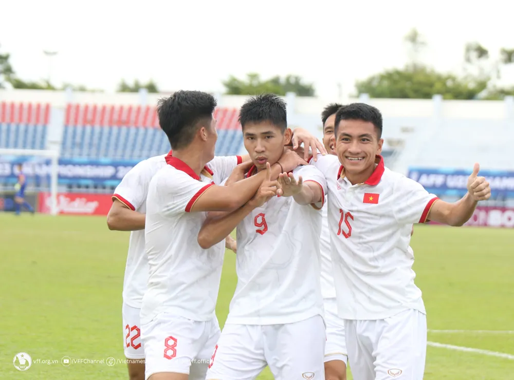 U23 Việt Nam có lần thứ 2 liên tiếp lọt đến trận chung kết của sân chơi khu vực. U23 Việt Nam có lần thứ 2 liên tiếp lọt đến trận chung kết của sân chơi khu vực.