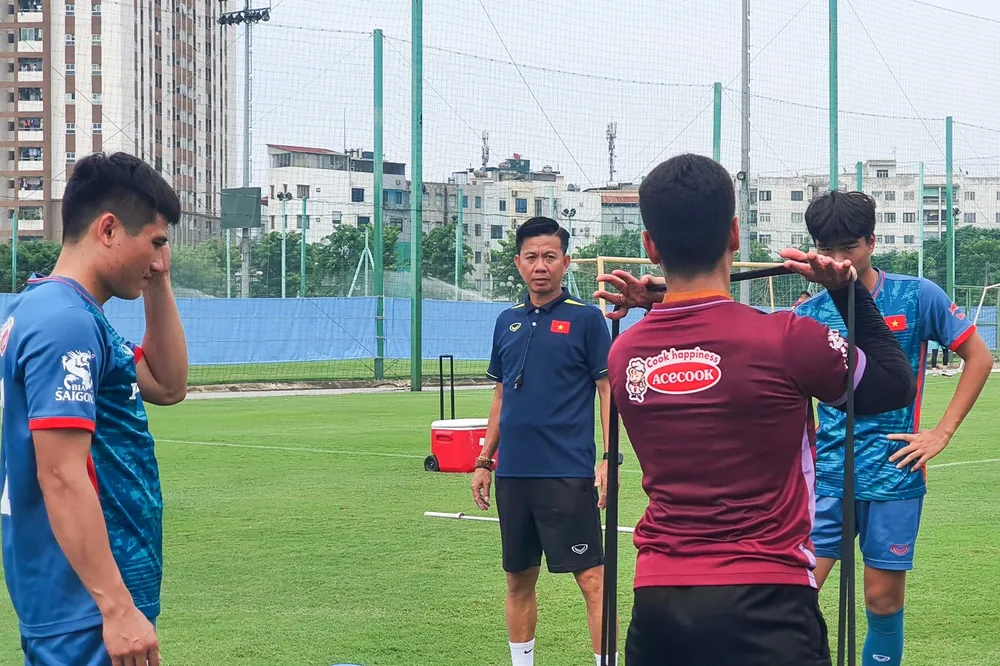 HLV Hoàng Anh Tuấn có lần đầu tiên dẫn dắt Olympic Việt Nam dự ASIAD.