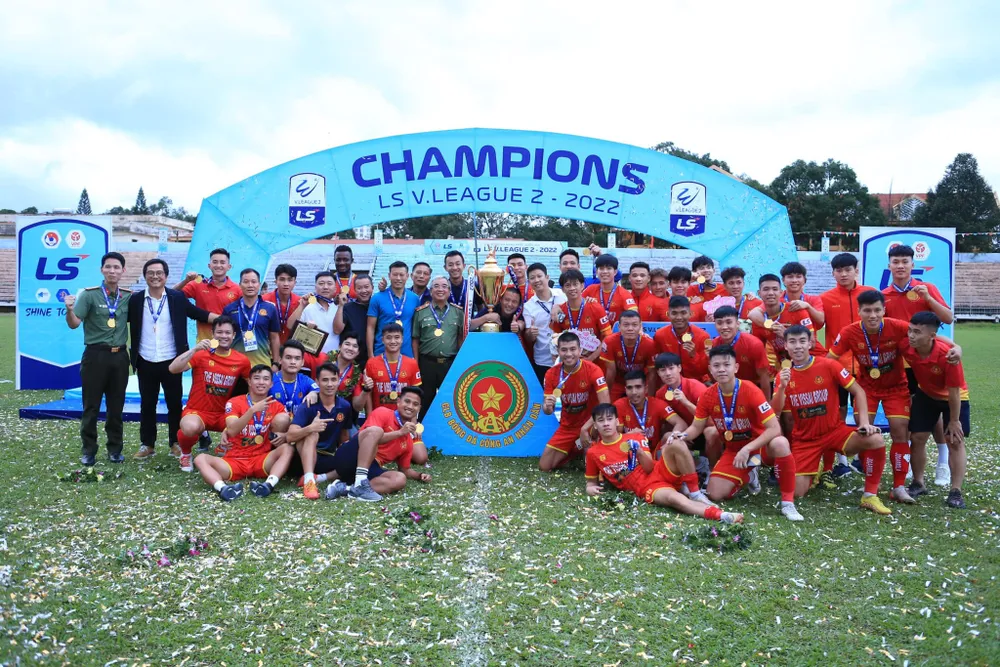 Sỹ Huy là trụ cột của HLV Thạch Bảo Khanh trên hành trình đưa Công an Nhân dân vô địch Giải hạng Nhất quốc gia 2022.