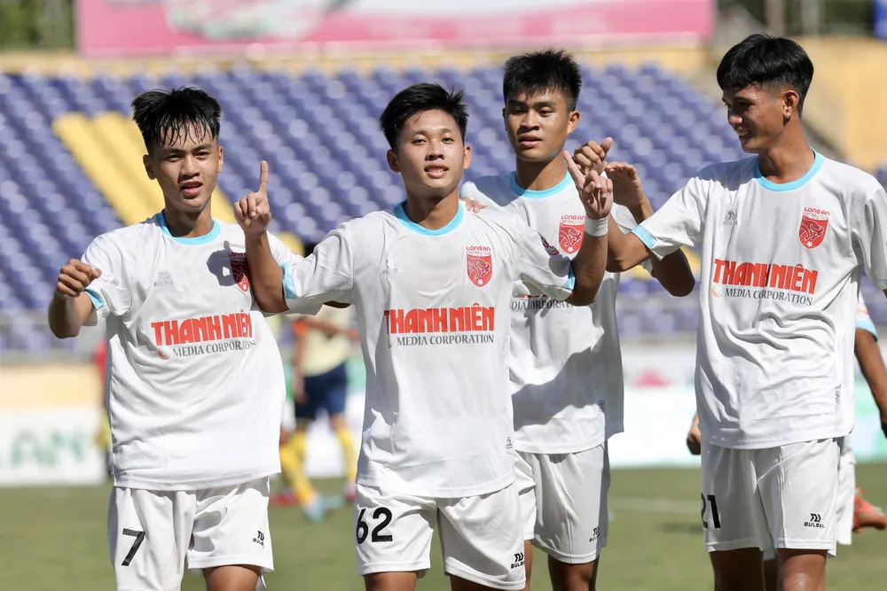 Niềm vui của U21 Long An.