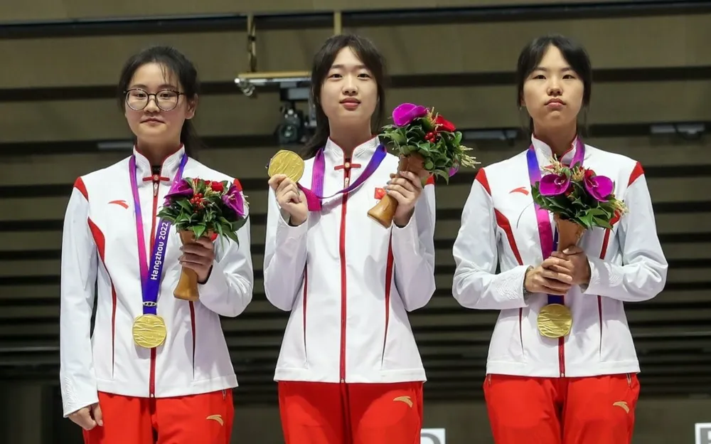 Bộ 3 nữ xạ thủ Han Jiayu, Huang Yuting và Wang Zhilin của bắn súng Chiết Giang giành huy chương vàng ASIAD 19.