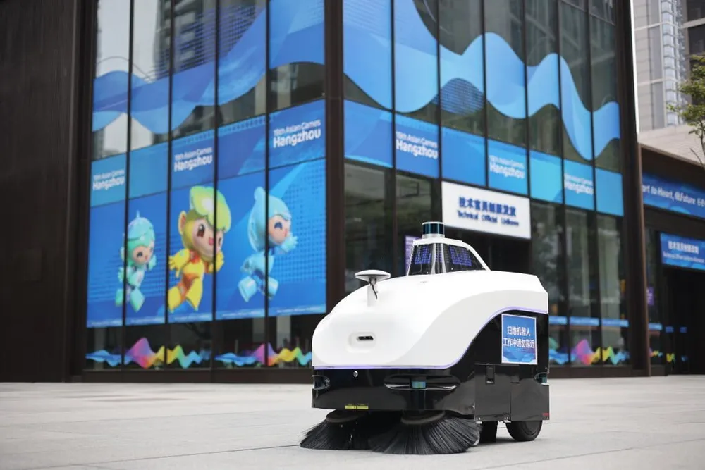 Robot phục vụ vệ sinh ở các điểm tổ chức ASIAD 19.