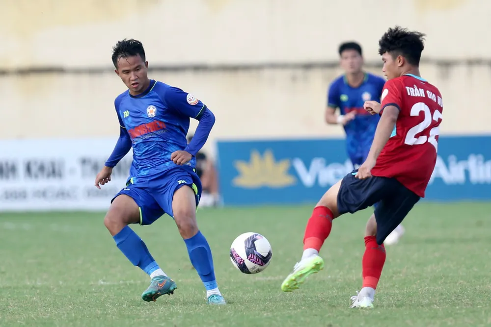 U21 Đà Nẵng (áo xanh) đoạt đồng hạng Ba ở Giải U21 quốc gia 2023.