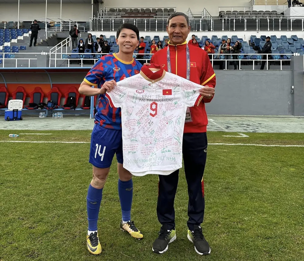 Kim Thanh là một trong những học trò xuất sắc của HLV Mai Đức Chung. Kim Thanh là một trong những học trò xuất sắc của HLV Mai Đức Chung.