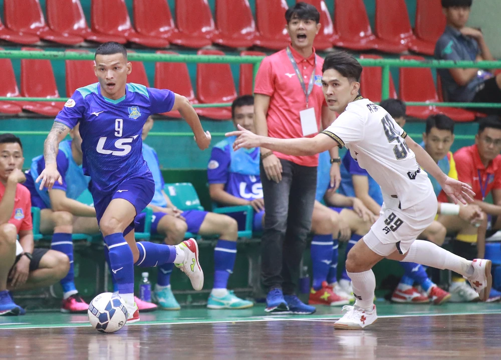 Thái Huy cùng các cầu thủ Thái Sơn Nam đã tiến vào bán kết Giải futsal TPHCM mở rộng - Cúp LS 2023. ẢNH: THANH ĐÌNH 