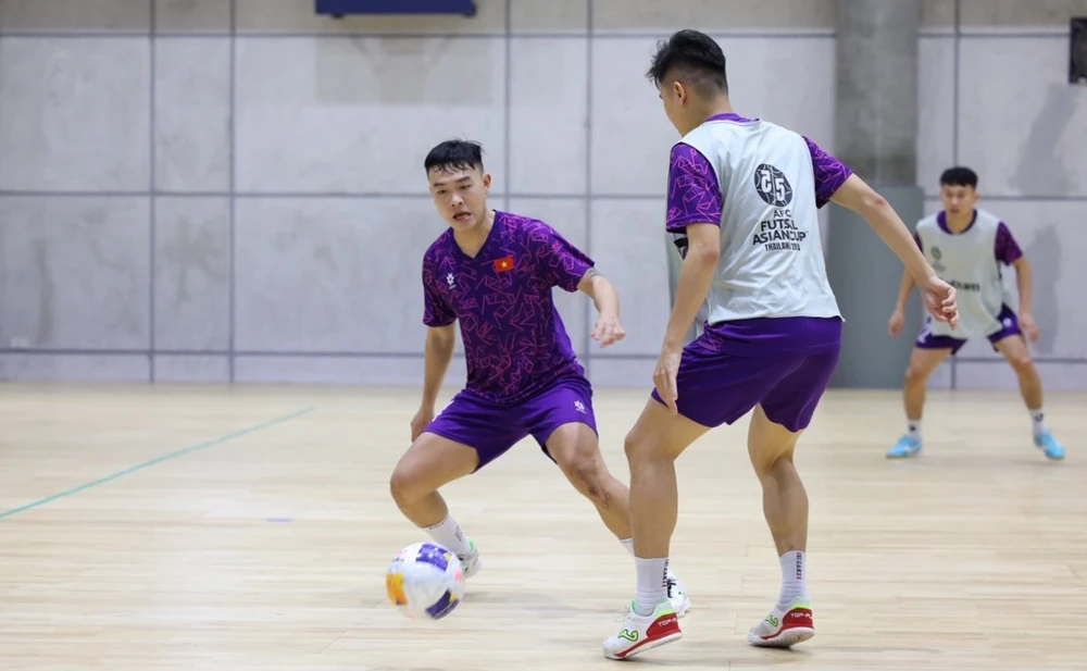 Buổi tập cuối cùng của đội tuyển futsal Việt Nam trước trận ra quân gặp Myanmar. ẢNH: TÂM HÀ