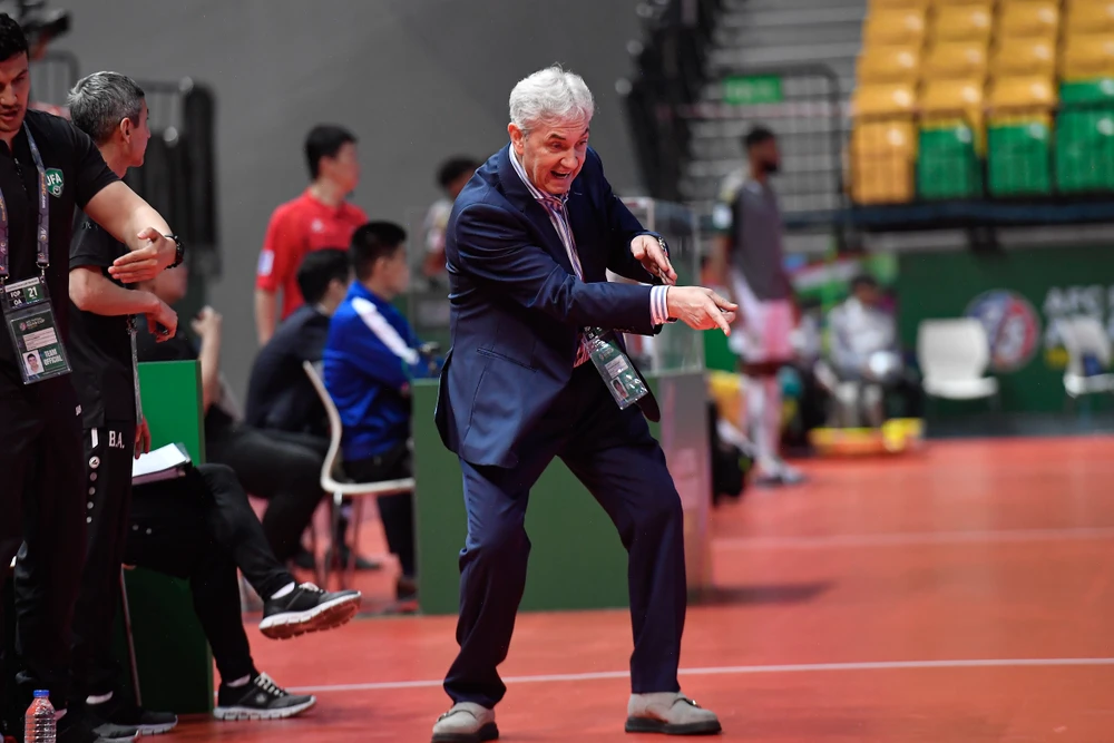 HLV Jose Venancio Lopez đánh giá cao khả năng chuyên môn của cầu thủ futsal Việt Nam. ẢNH: AFC 