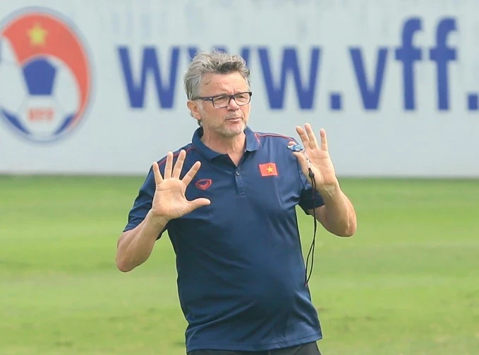 HLV Troussier chia tay đội tuyển Việt Nam sau lượt trận thứ 4 tại vòng loại thứ 2 World Cup 2026. 