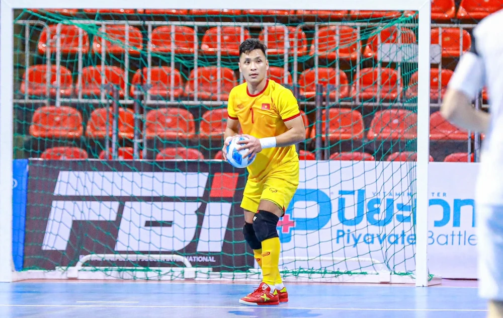 Thủ môn Hồ Văn Ý có năm thứ 7 liên tiếp vào danh sách rút gọn tốp 5 Quả bóng vàng futsal Việt Nam. 