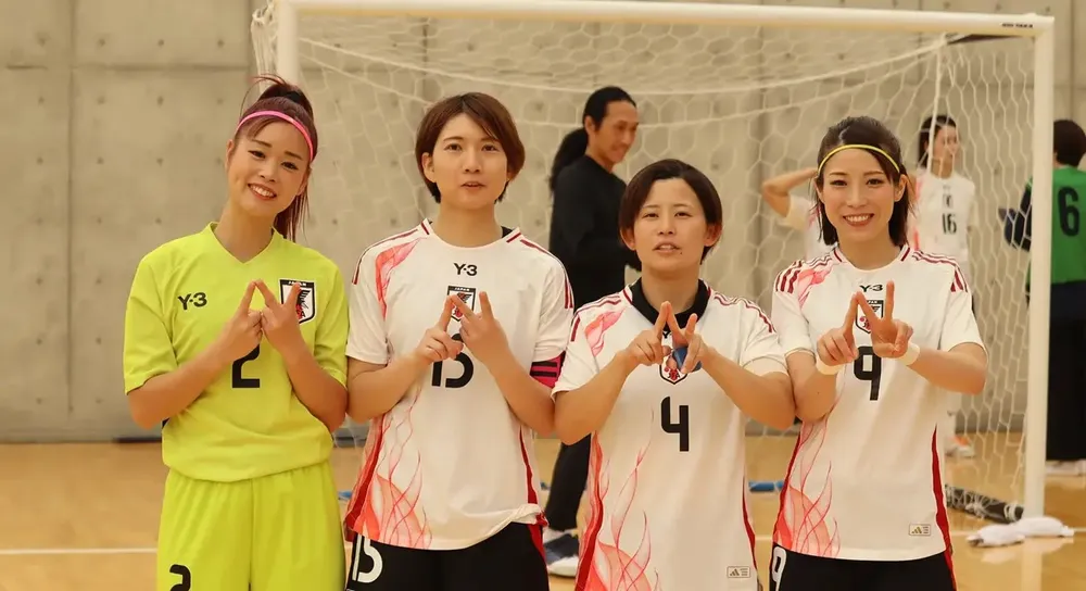 Yuria Sudo (áo xanh) là thủ môn số 1 của futsal nữ Nhật Bản. ẢNH: JFA