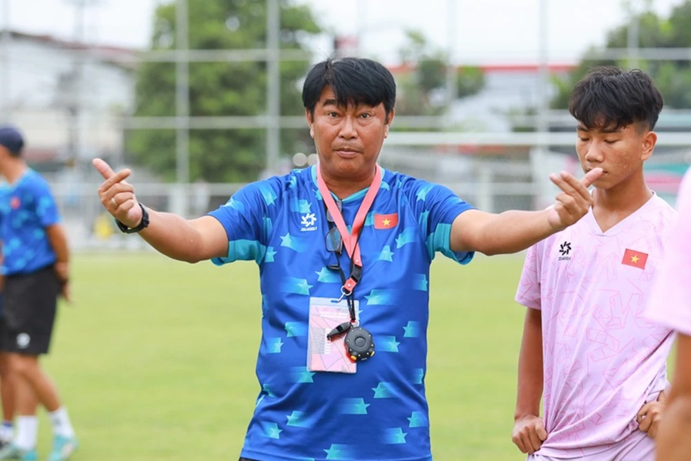 HLV Trần Minh Chiến tái xuất V-League trong màu áo Bình Định. ẢNH: NHẬT ĐOÀN