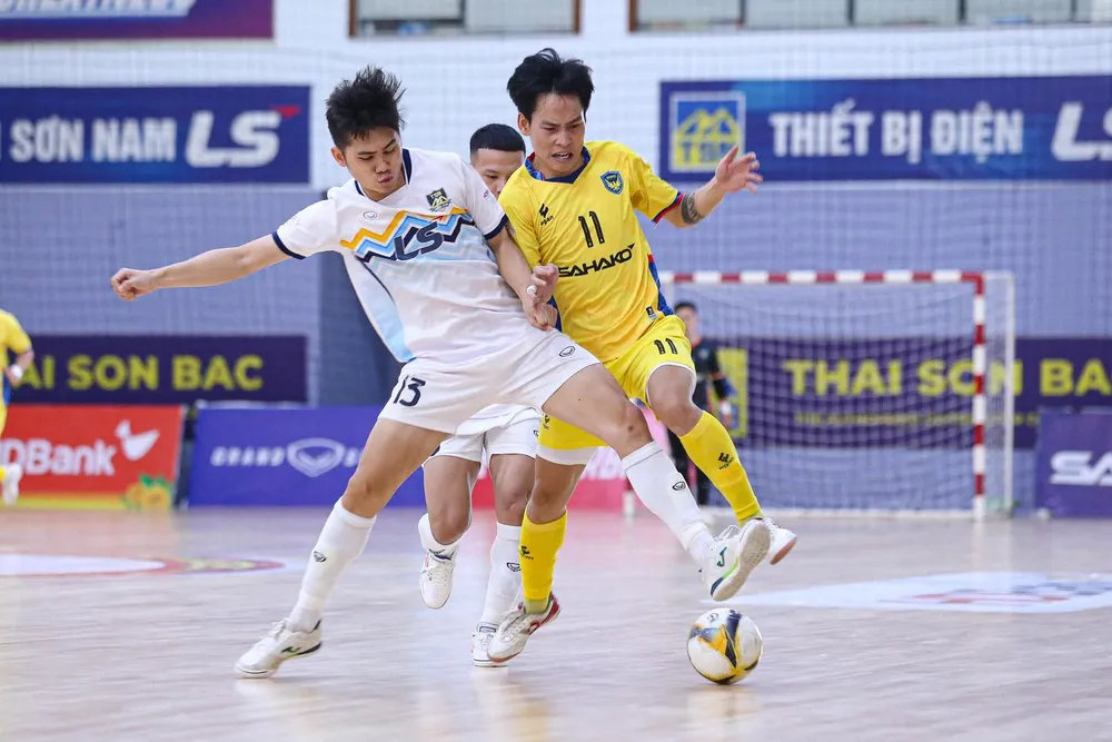 Thái Sơn Nam TPHCM thể hiện sức mạnh trước Sahako FC 499059893_733396559185671_3960254979721368999_n.jpg