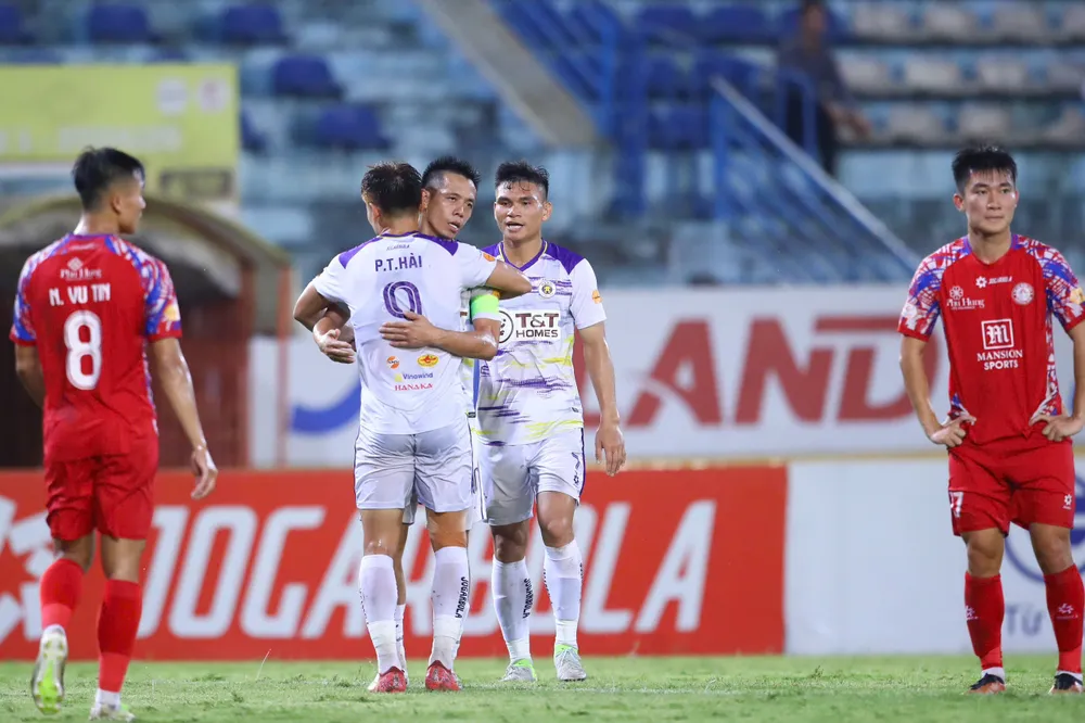 Hà Nội FC níu giữ hy vọng trong cuộc đua vô địch IMG_9864.jpeg