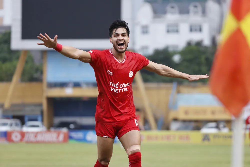 Viettel FC tiếp tục cuộc đua vào tốp 3 V-League 2024-2025. ẢNH: MINH HOÀNG IMG_1522.jpeg
