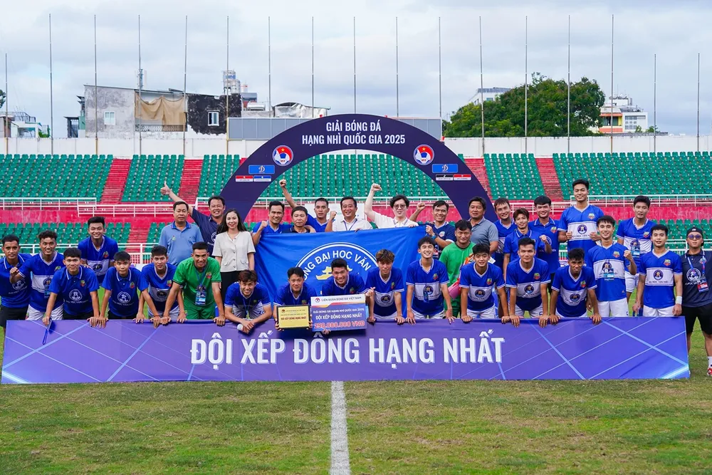 Sức trẻ và sự nhiệt huyết giúp Đại học Văn Hiến tạo nên kỳ tích tại Giải hạng Nhì quốc gia 2025. ẢNH: TÂM HÀ 1.jpg