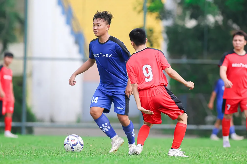 Các trận đấu thuộc vòng loại của Bamboo FC diễn ra trên sân phụ Bình Dương 1.jpg