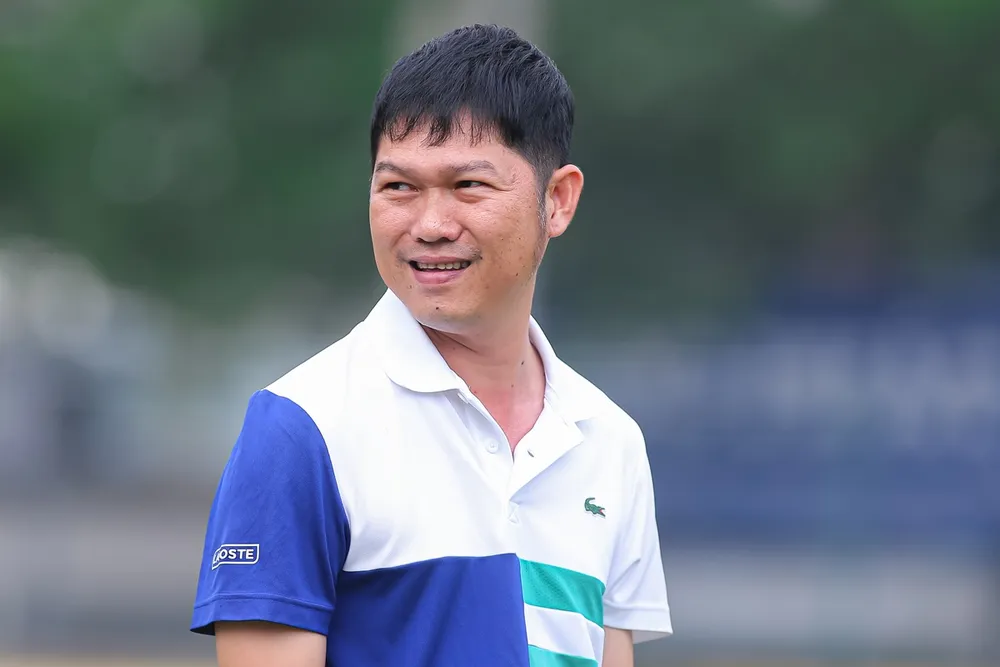 Bầu Nghĩa của Bamboo FC là doanh nhân mê bóng đá page.jpg