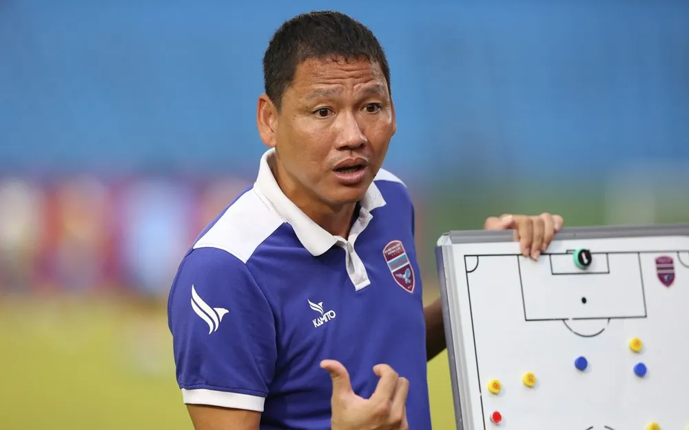 HLV Nguyễn Anh Đức đang quyết tâm xây dựng một tập thể Becamex TPHCM gắn kết