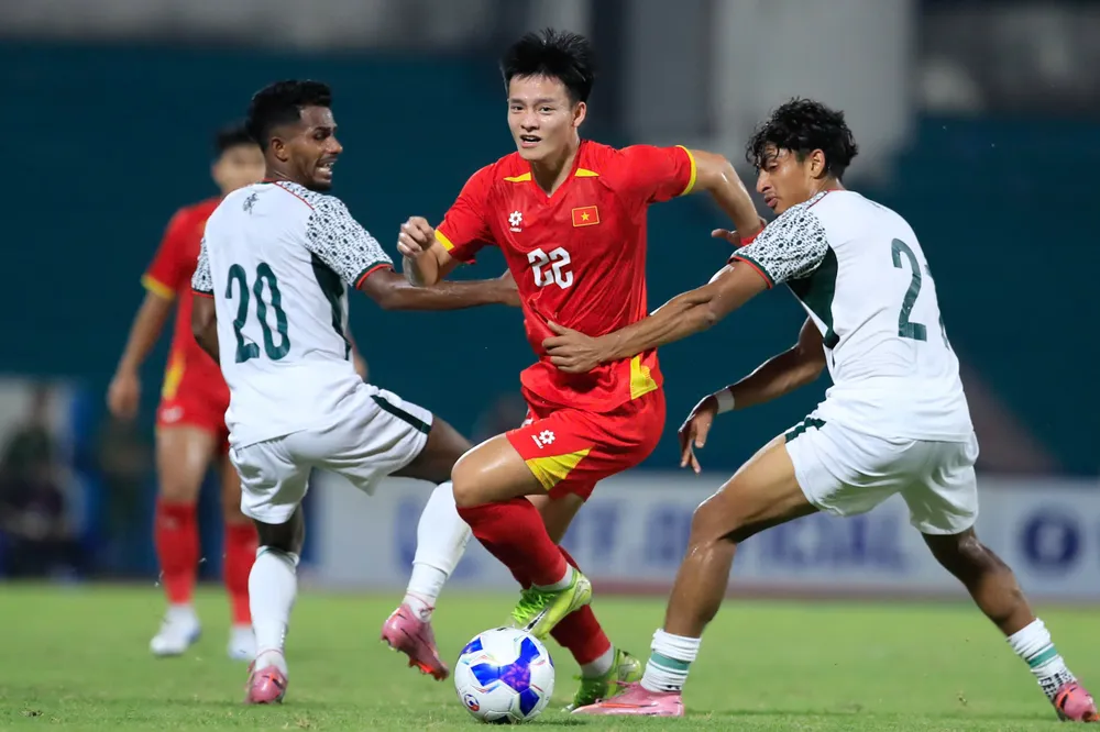 U23 Bangladesh đón nhận thất bại trước U23 Việt Nam. ẢNH: MINH HOÀNG 