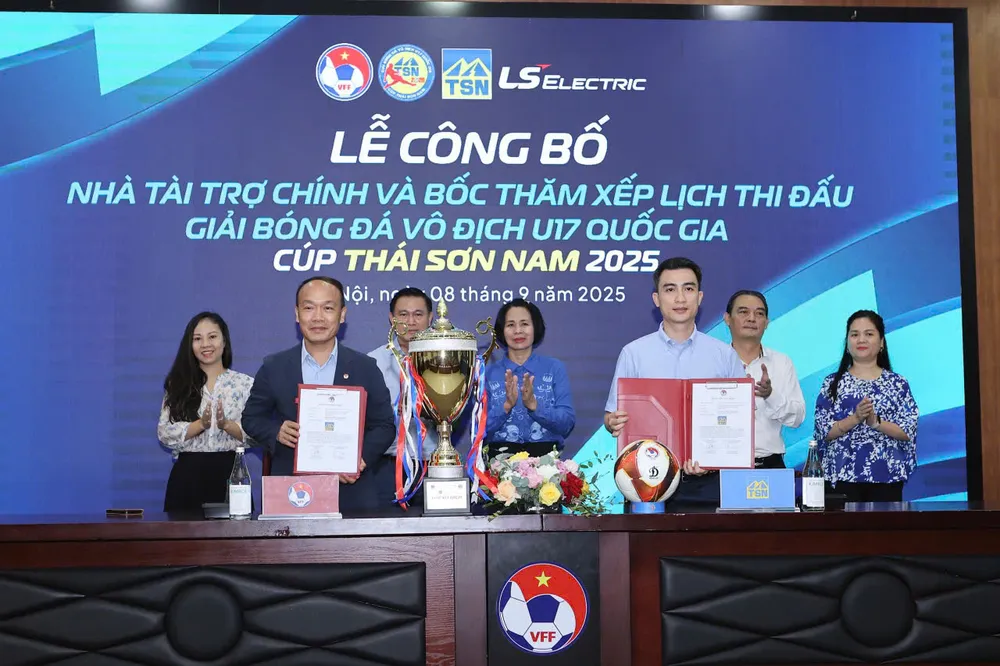 Thái Sơn Nam tiếp tục đồng hành trong sự nghiệp bóng đá trẻ Việt Nam. ẢNH: MINH HOÀNG 