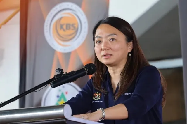 Bà Hannah Yeoh, Bộ trưởng Thanh niên và Thể thao Malaysia, thất vọng với sự cố của các tuyển thủ nhập tịch