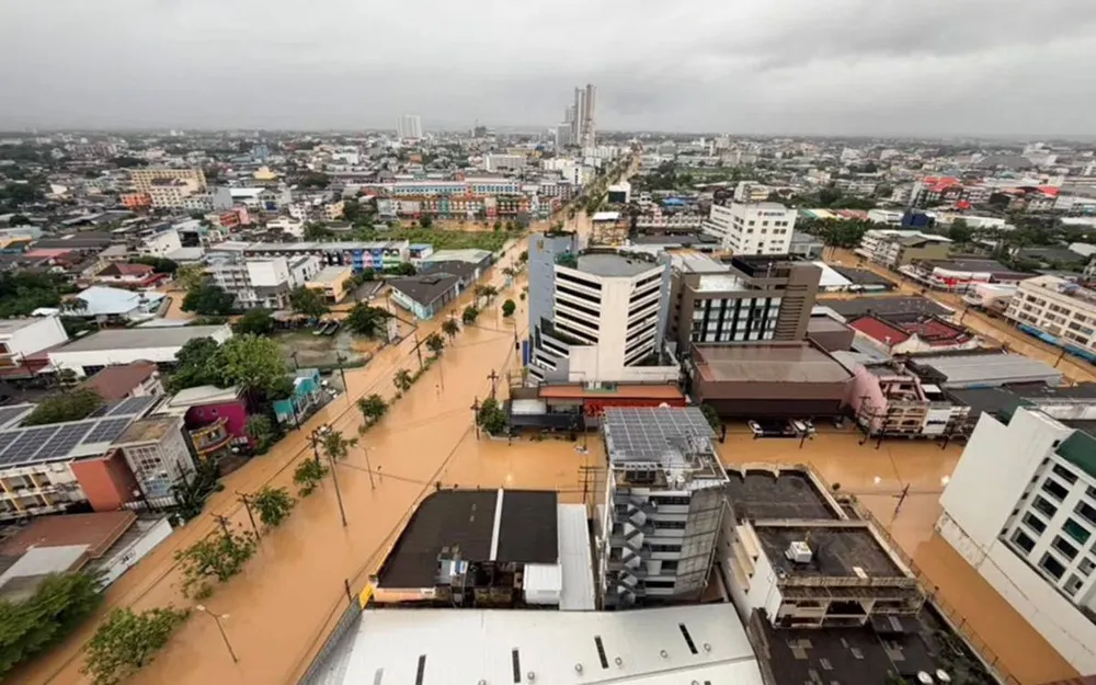 Quận Hat Yai (tỉnh Songkha) ngập trong biển nước trước thềm SEA Games 33. ẢNH: THE NATION 