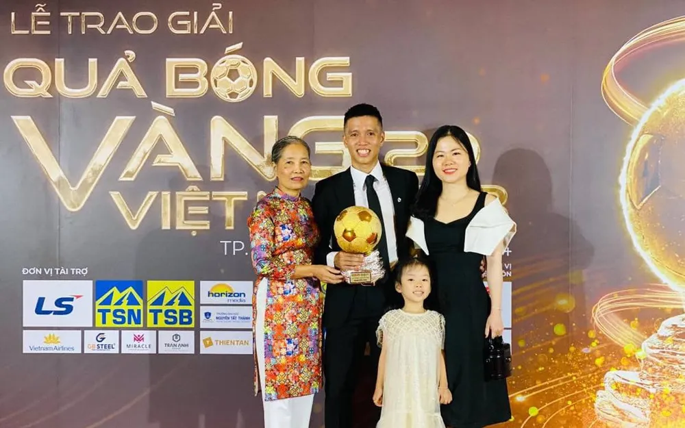 Quả bóng vàng futsal Việt Nam 2023 Phạm Đức Hòa giải nghệ 