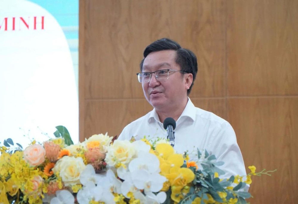 胡志明市教育与培训厅副厅长阮保国就各校为学生安排周六上午课程作出指导。