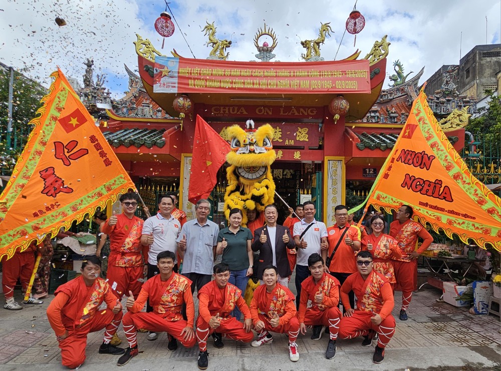 仁义堂准备征战第十二届“狮王争霸国际赛”。