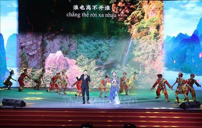 节目中的文艺表演。